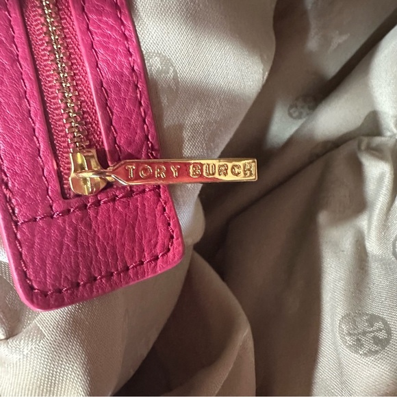 Tory Burch Amanda Magenta Pink Pebbled Leather Hobo Shoulder Bag w/Tassel Charm - Picture 9 of 16